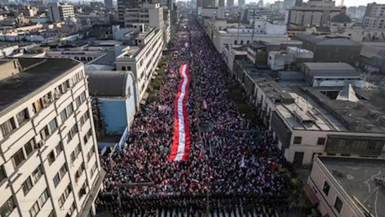 Thousands march in Peru to demand President Castillo resign