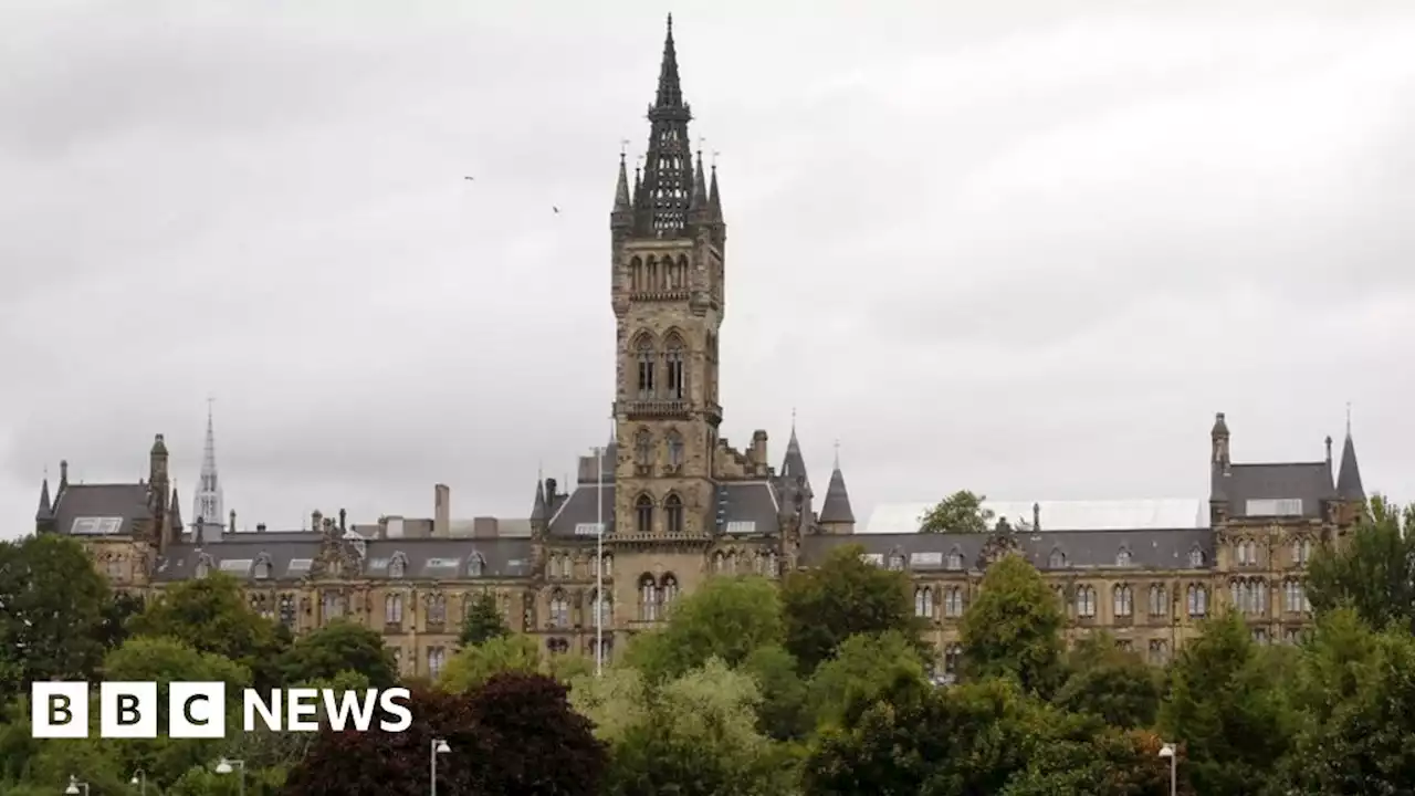 Workers at Glasgow University back new pay deal