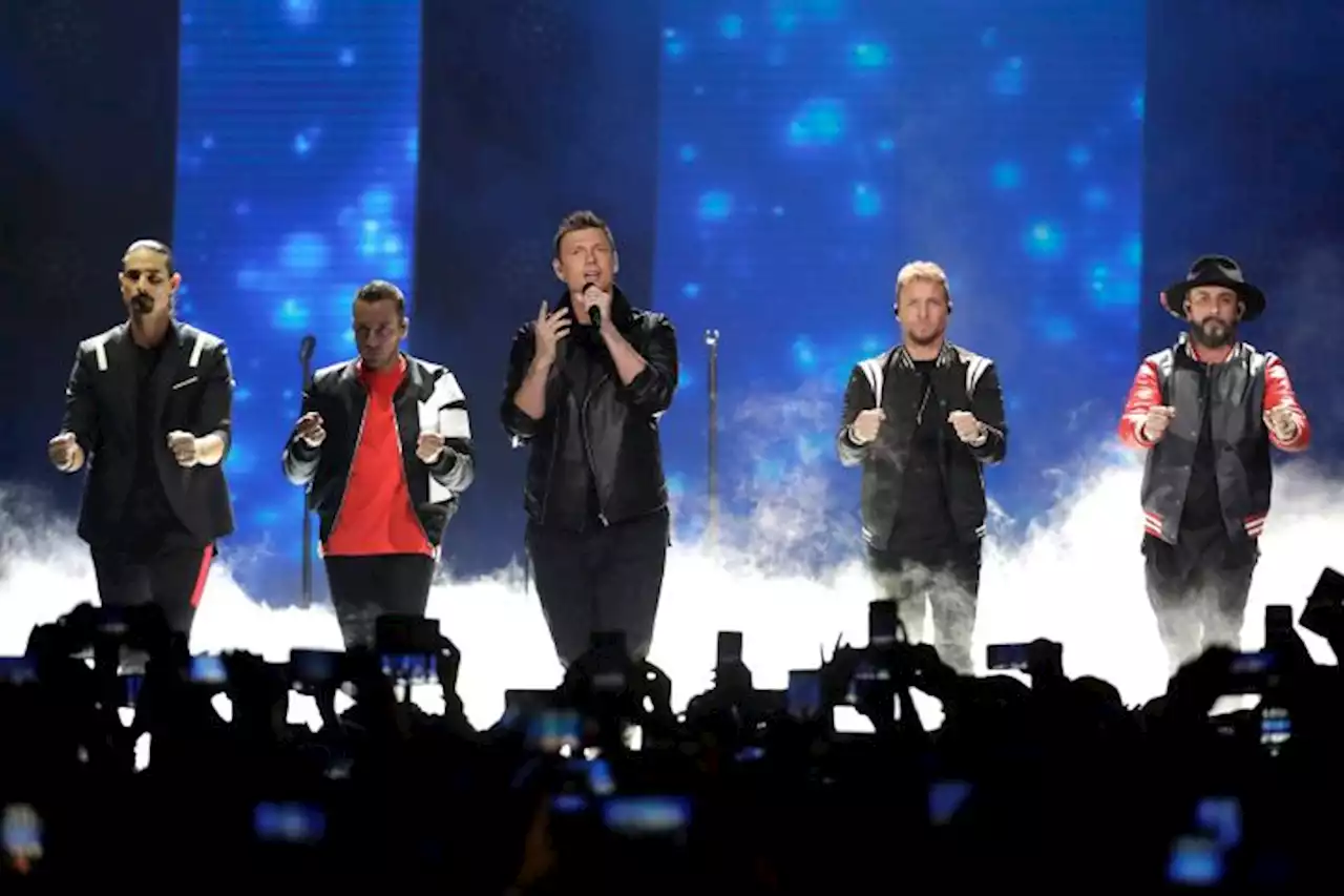 Backstreet Boys Pay Emotional Tribute To Aaron Carter At London Concert