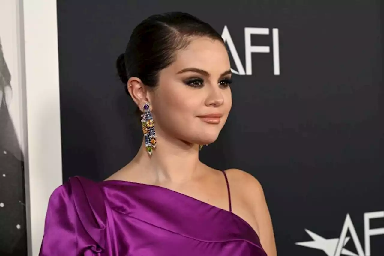 Selena Gomez Has Pajama Party With Pals Brooklyn Beckham And Nicola Peltz Amid Francia Raisa Fallout