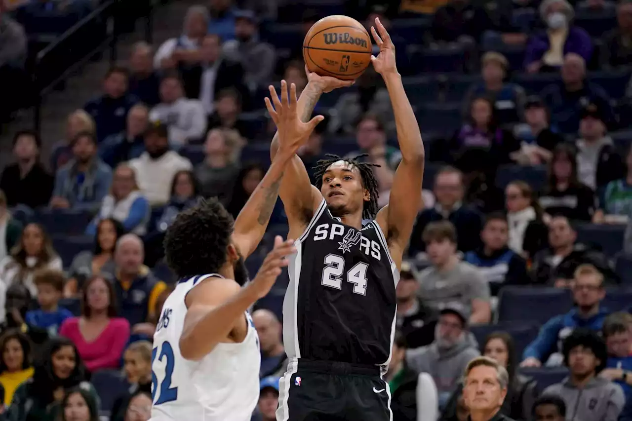 Spurs taking aim from 3-point line behind Vassell, Johnson