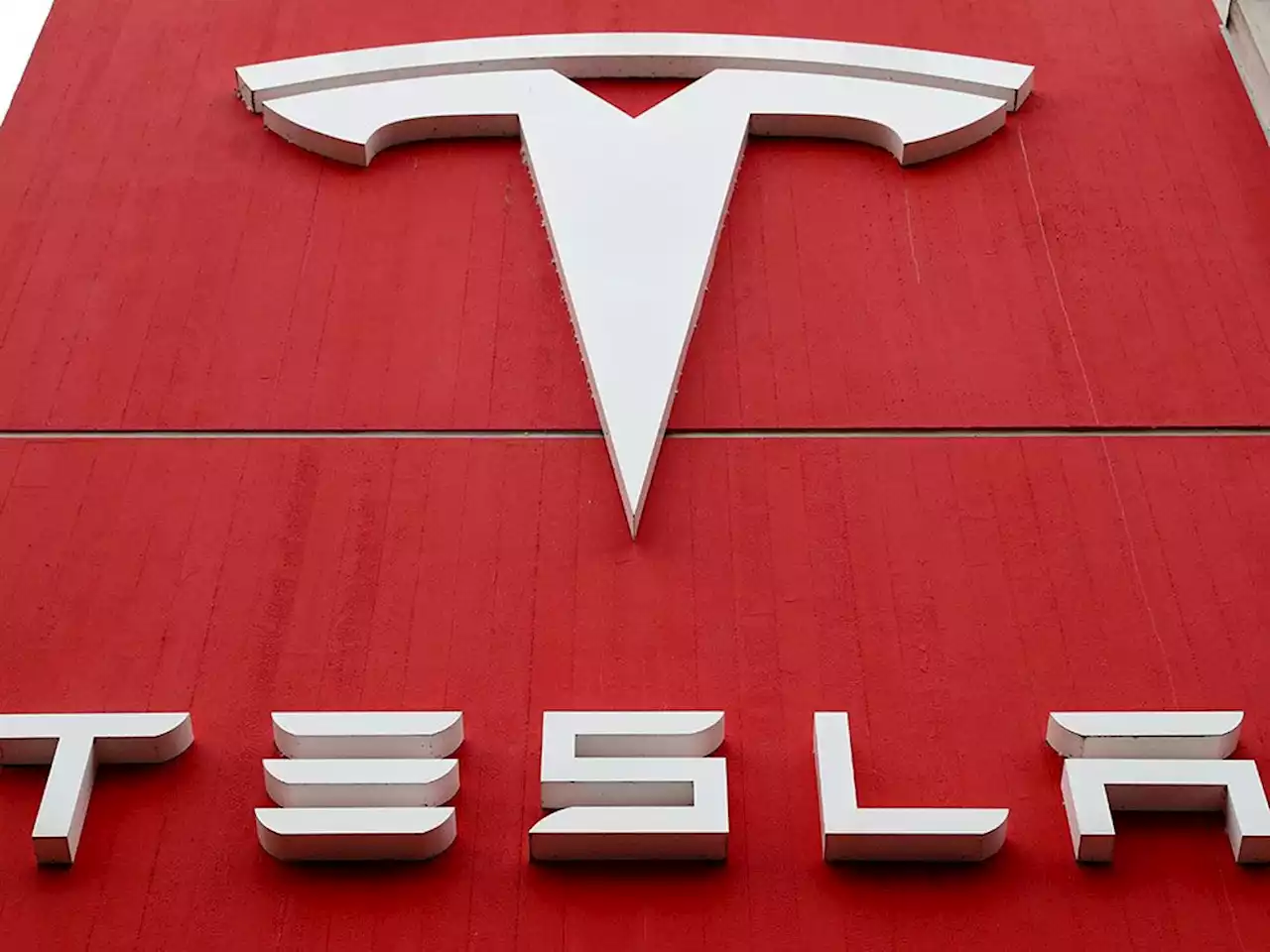 Tesla seeks CRTC telecom licence — but don't look for Tesla cell phones