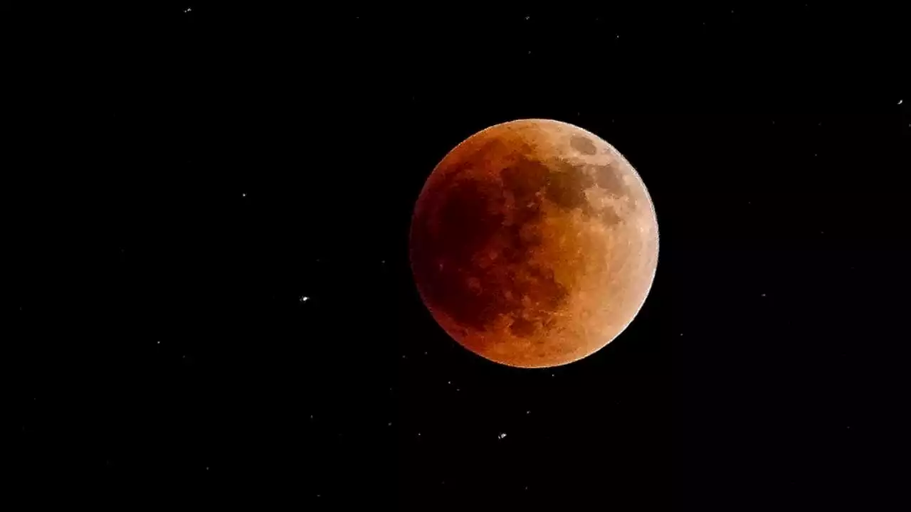 Total lunar eclipse to occur on Tuesday