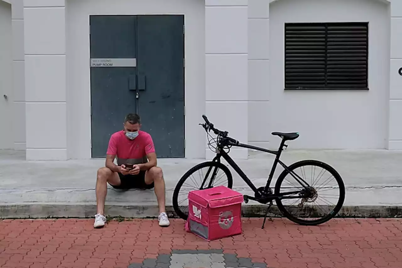 S’pore food delivery workers earn more than S$5,000 a month but with longer hours, sacrificed rest, health and safety to earn -