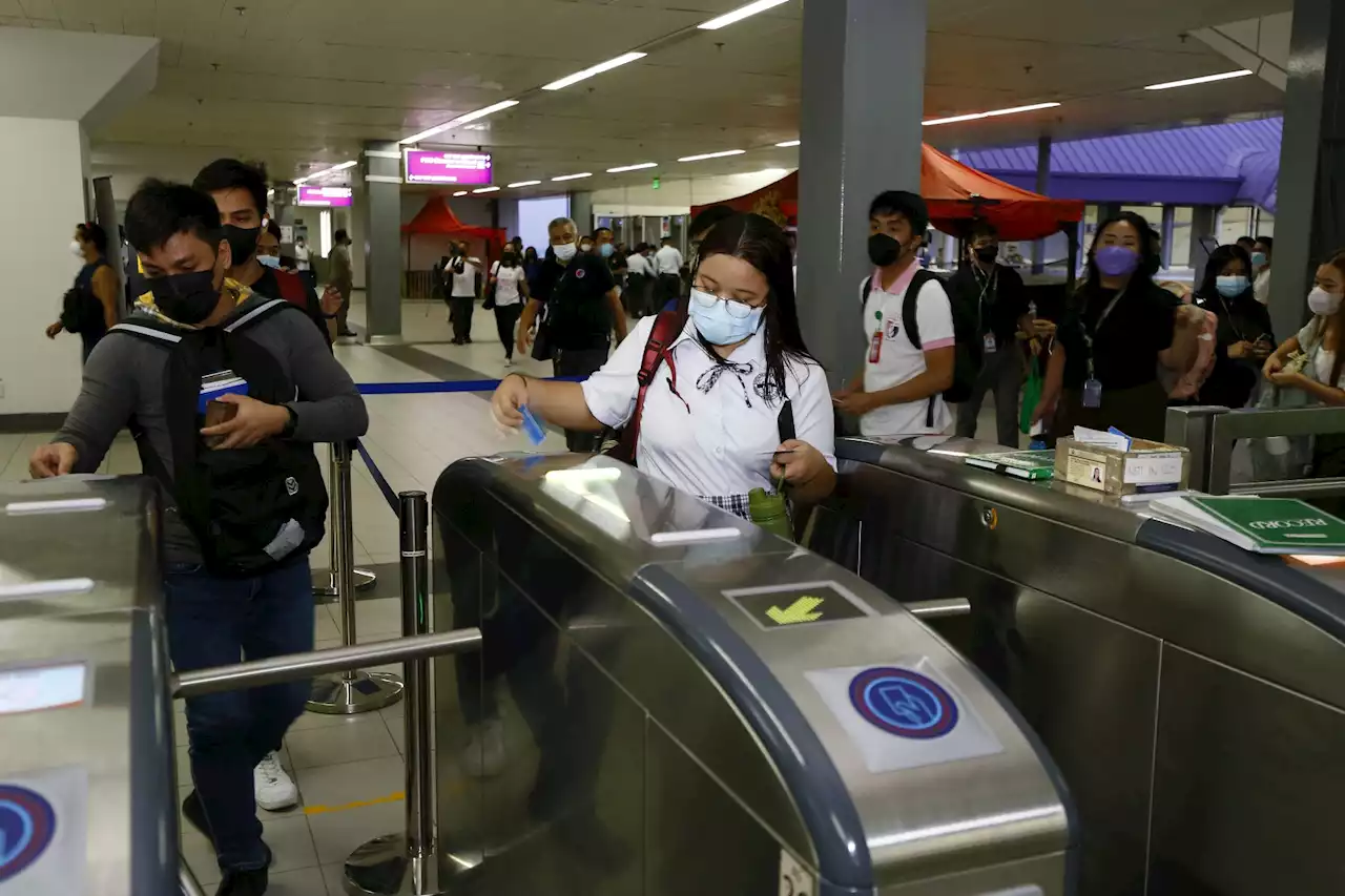 Students appeal for extension of LRT-2 'libreng sakay' program