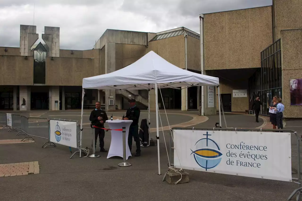 Abus sexuels dans l’Église : onze évêques français mis en cause, dont le cardinal Jean-Pierre Ricard