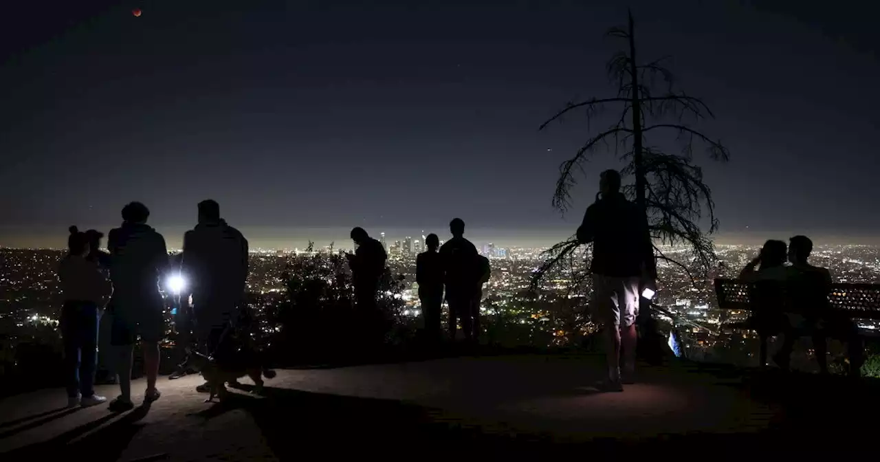 How to take a spectacular photo of the total lunar eclipse Tuesday