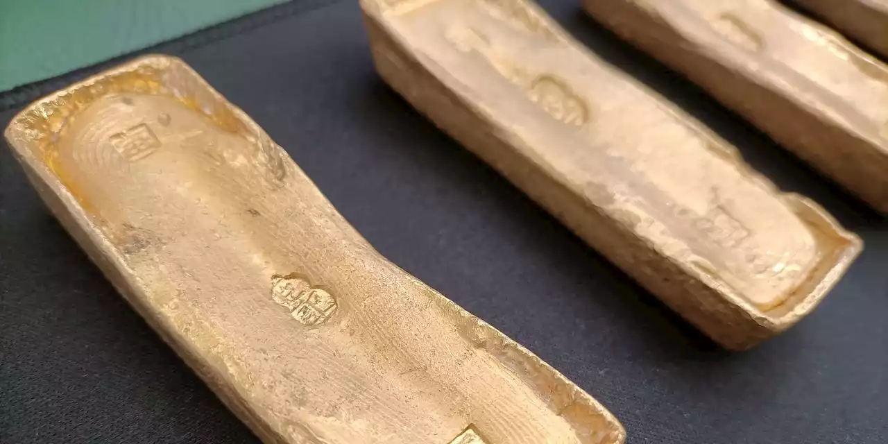 Gold builds on last week's strong gains