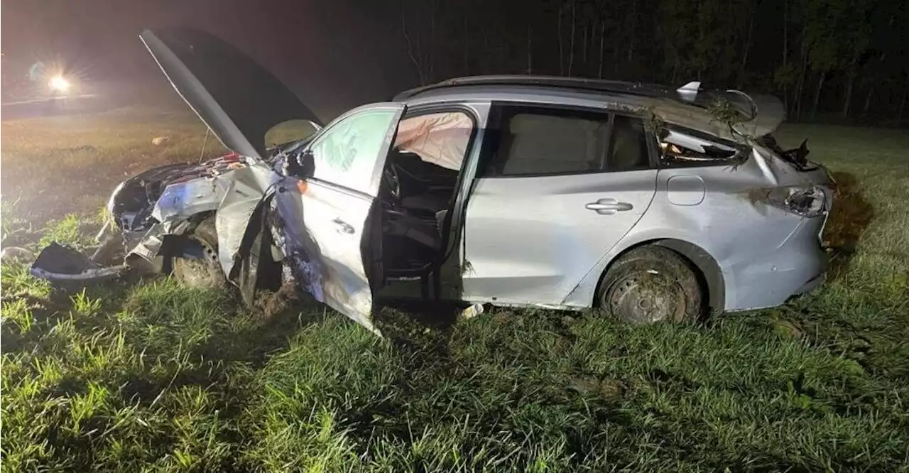 Autounfall bei Roding: Überschlag endet glimpflich