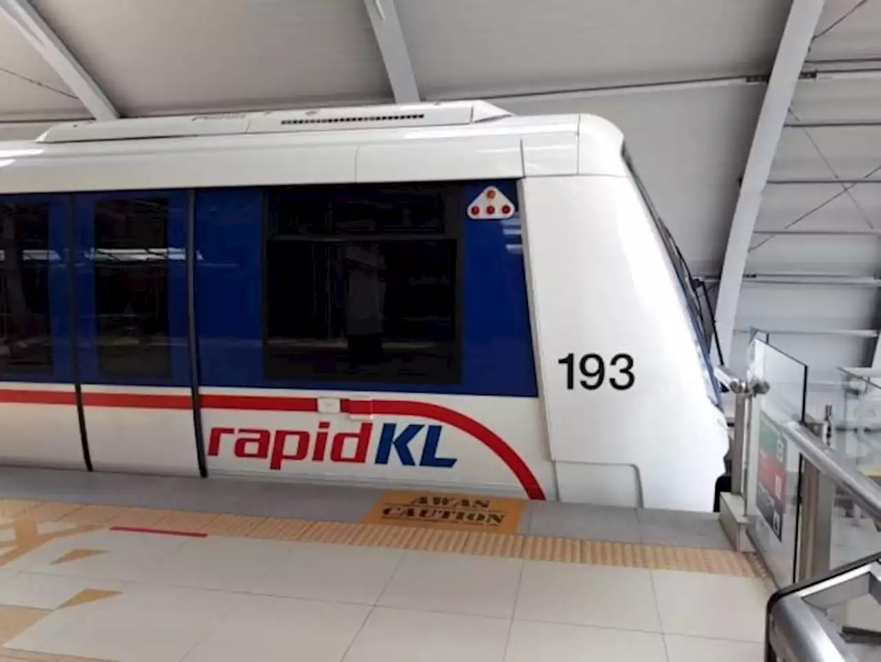 Perkhidmatan LRT Kelana Jaya terhenti, pengguna disaran ambil bas perantara, disediakan hingga 1 pagi - paultan.org