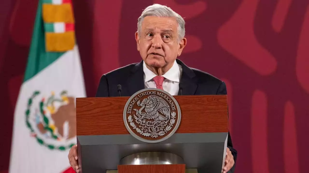 AMLO desprecia marcha en favor del INE y pide a sus simpatizantes no confrontar a manifestantes