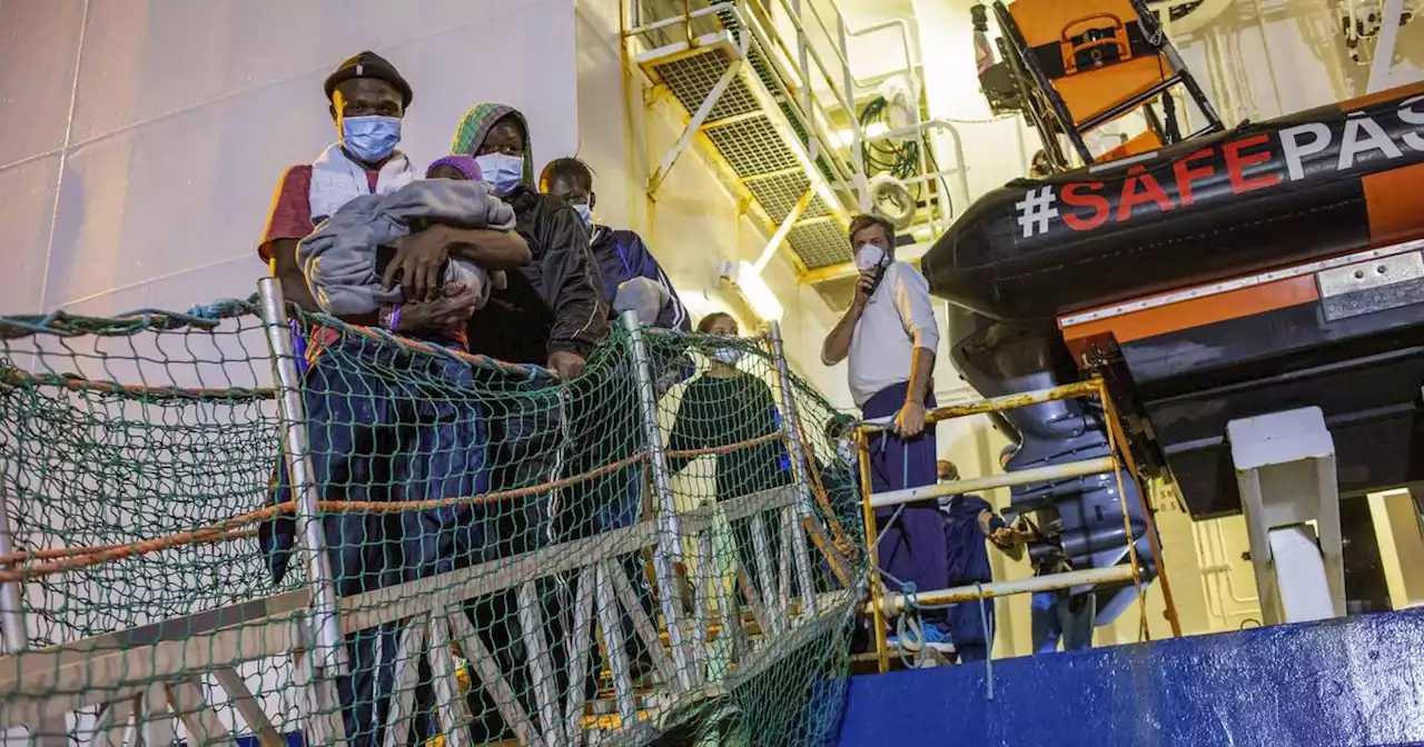 Rettungsschiffe in Catania: 357 Flüchtlinge verlassen „Geo Barents“ - weitere Migranten müssen an Bord bleiben