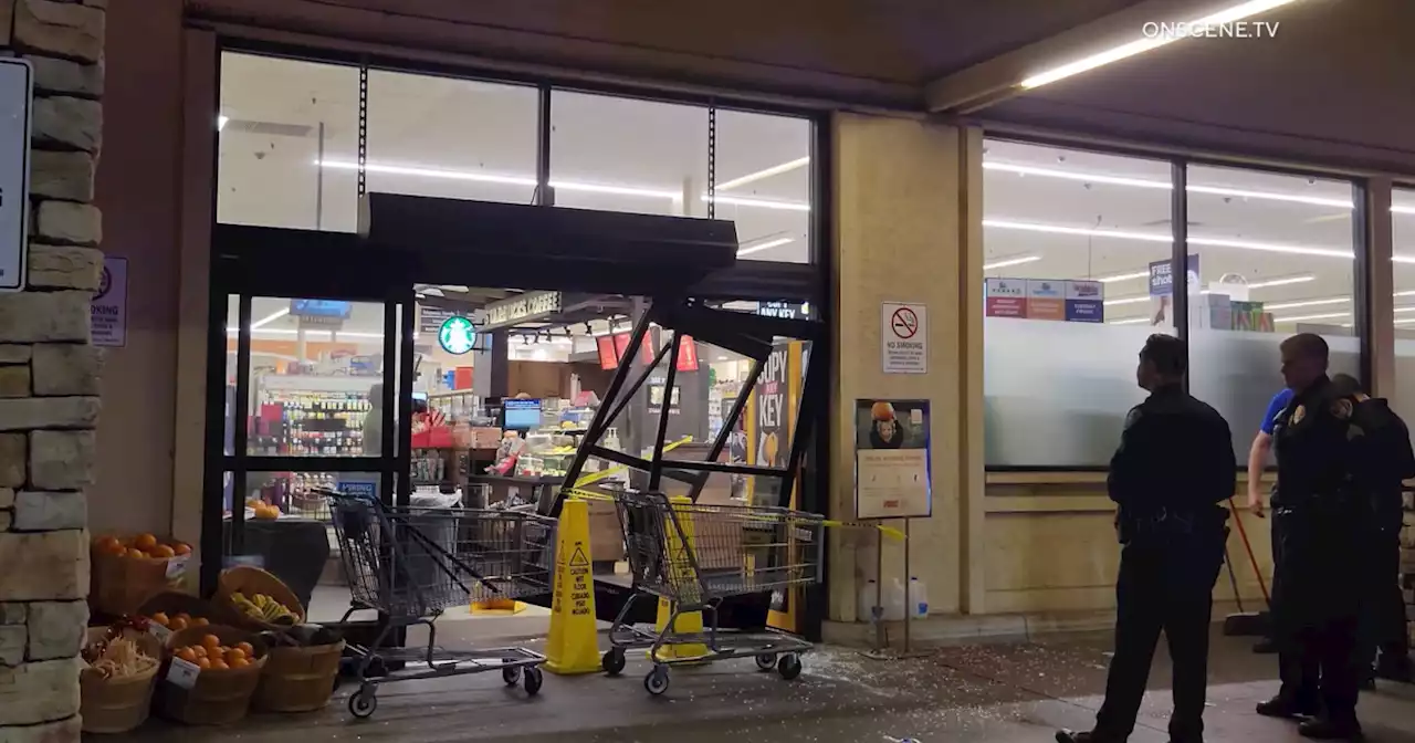 Driver rams into Vons storefront in University City after being asked to leave