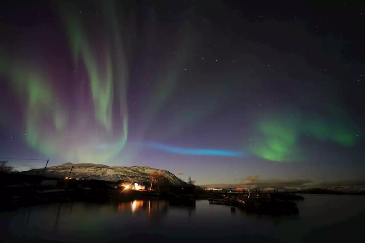 Mysterious blue 'aurora' over Lapland surprises skywatchers (photos)