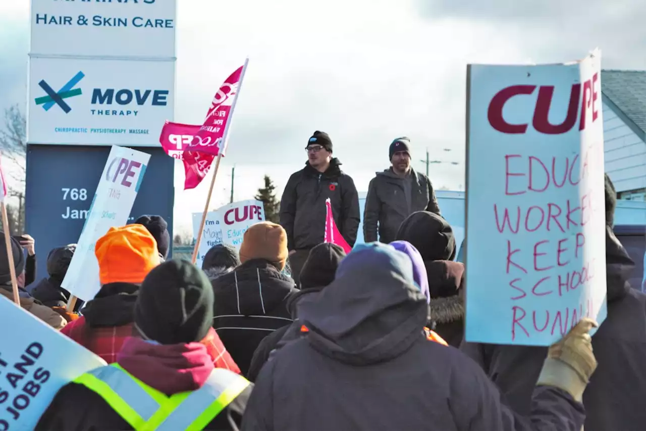CUPE ends walkout as government promises to repeal Bill 28