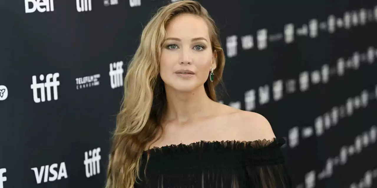 'Je ne fais plus ça, je suis maman' : Jennifer Lawrence se confie sur les coulisses arrosées de Hunger Games