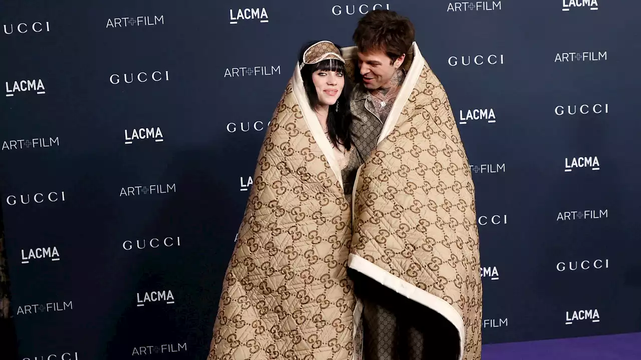 Billie Eilish und Jesse Rutherford zeigen sich zum ersten Mal auf dem roten Teppich – im Schlafanzug!