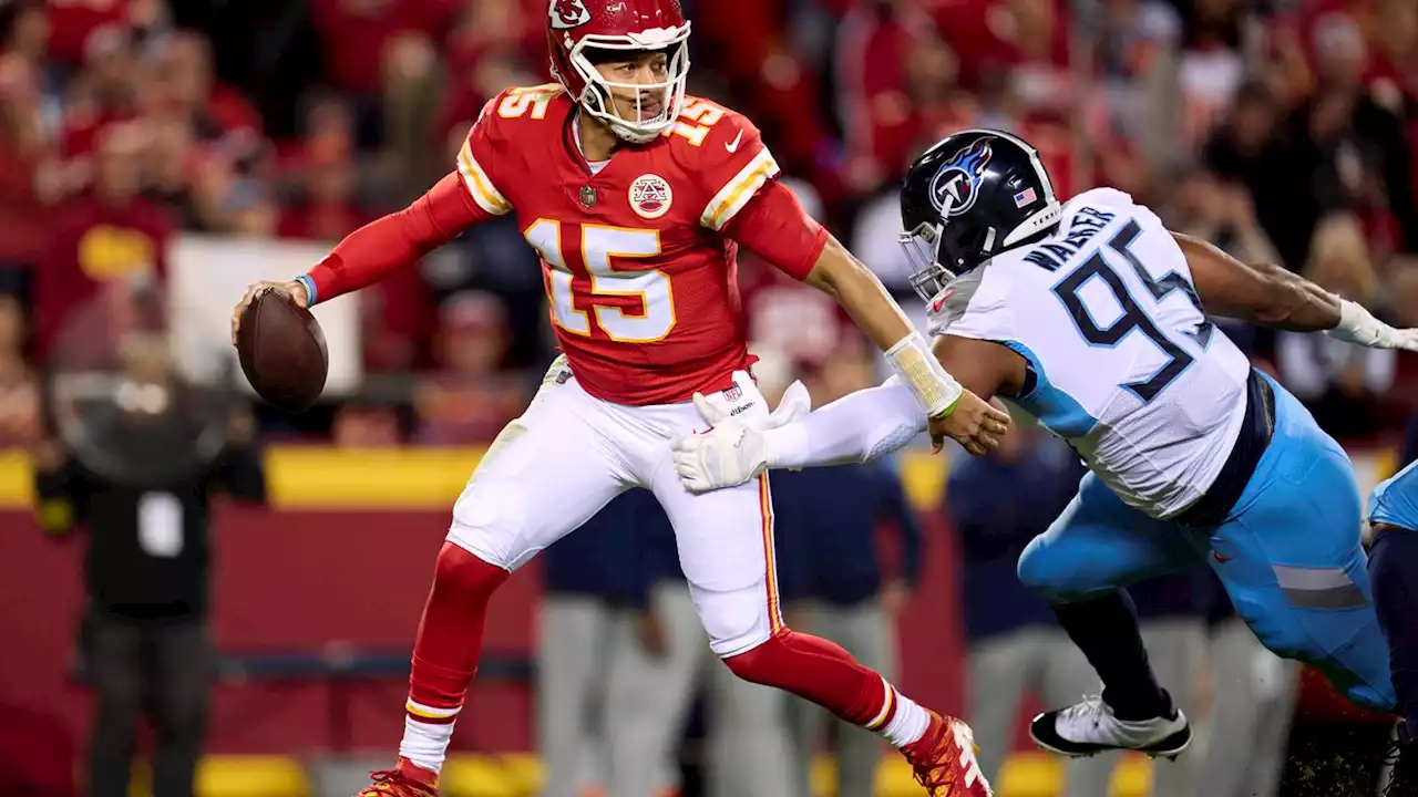 Patrick Mahomes eventually makes enough plays for Chiefs to save OT win over Titans