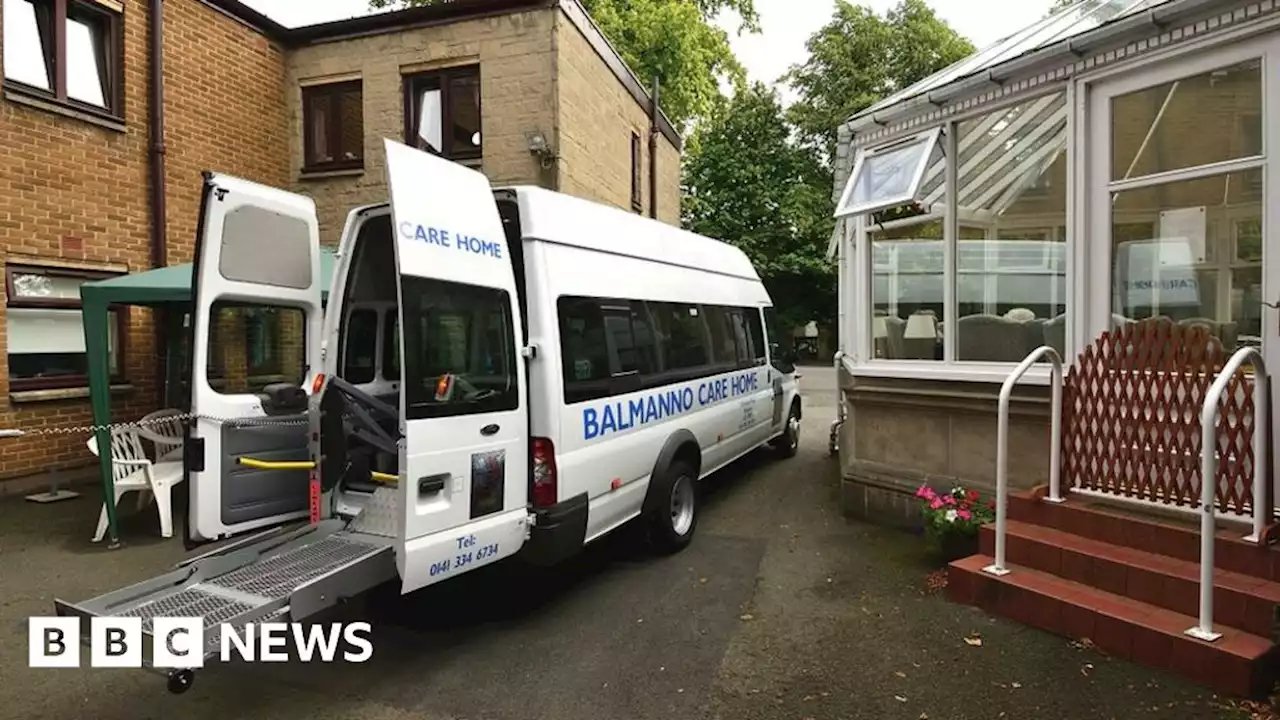 Gang turns Glasgow care home minibus into bonfire