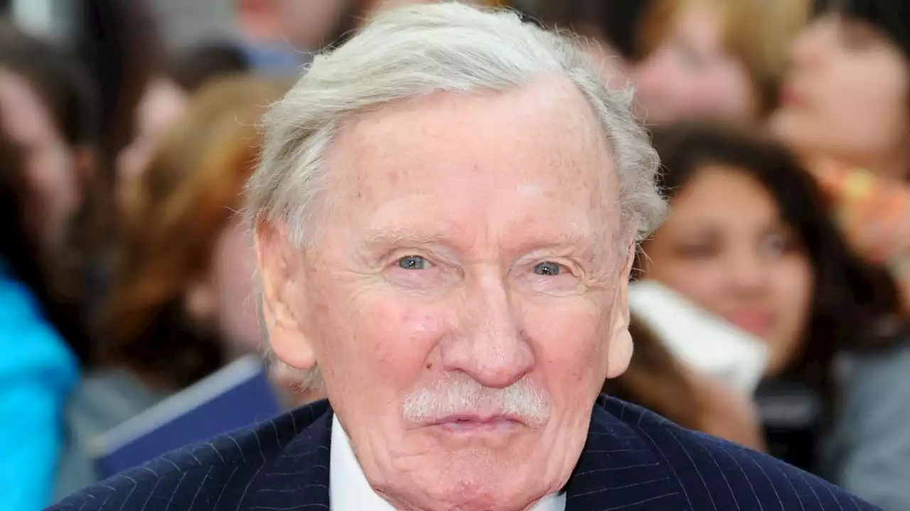 Leslie Phillips, 'Harry Potter' Sorting Hat Star, Dead at 98