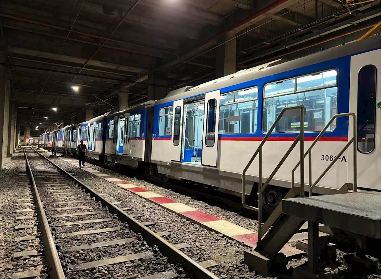 MRT3 implements segregation scheme for lines of passengers w/ small bags
