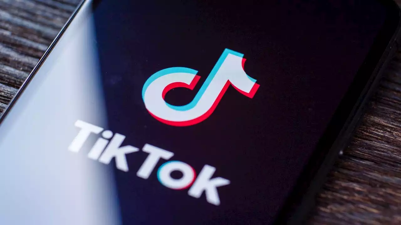 'La copine au foyer' : la tendance TikTok qui nous fait bondir