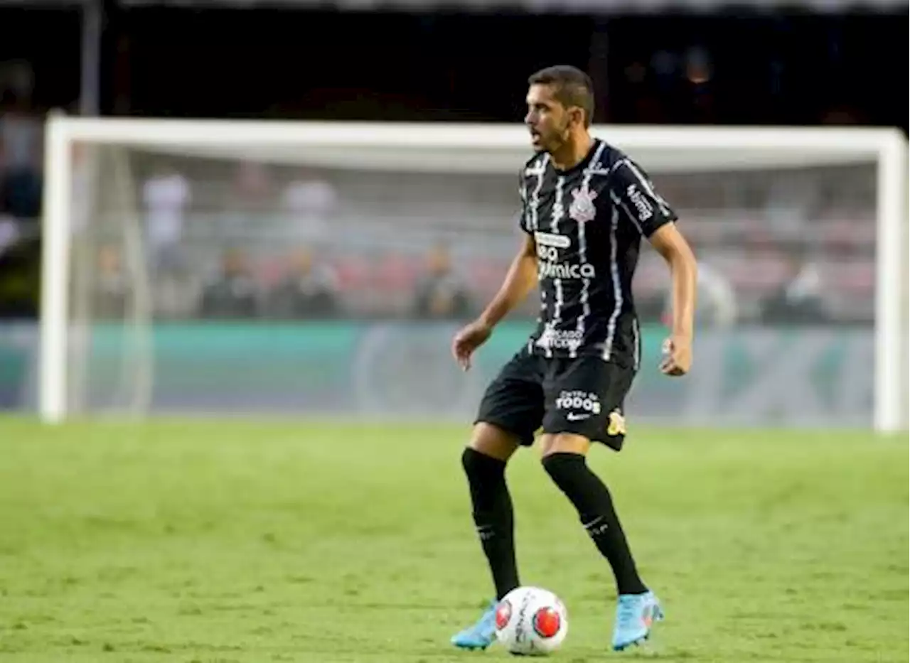 Contra o Coritiba, Bruno Melo deve vestir a camisa do Corinthians pela última vez