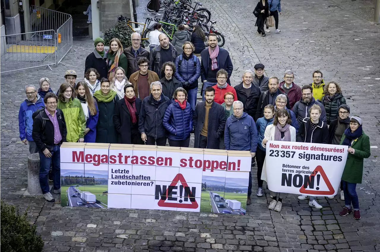 23'000 Unterschriften gegen Strassenbauprojekte - Schweizer Bauer