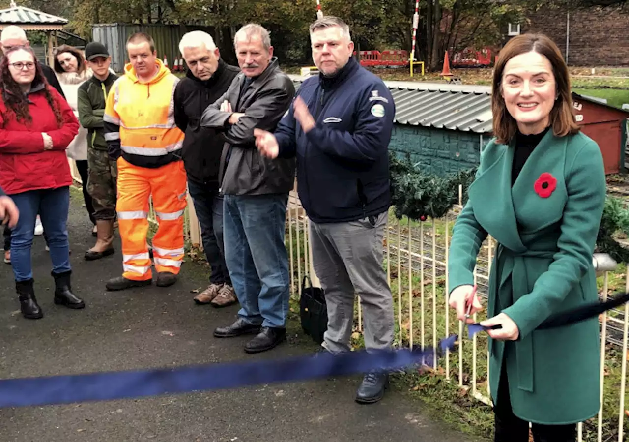 Lucy Allan MP opens platform extension at Telford Steam Railway