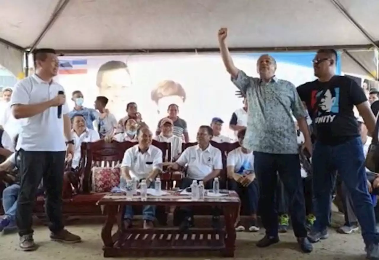 GE15: Father of GRS candidate disrupts Warisan ceramah in Batu Sapi