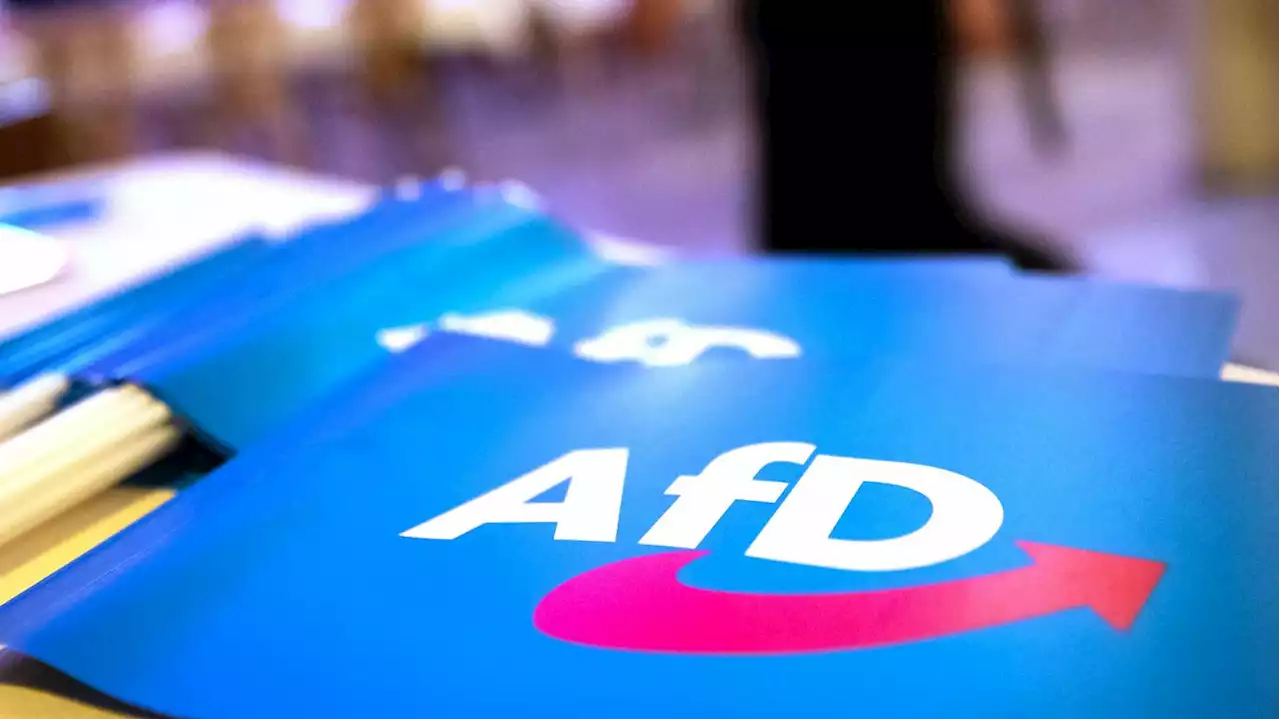 Beleidigt, geschlagen und gebissen : Berliner AfD-Politiker wird angeklagt