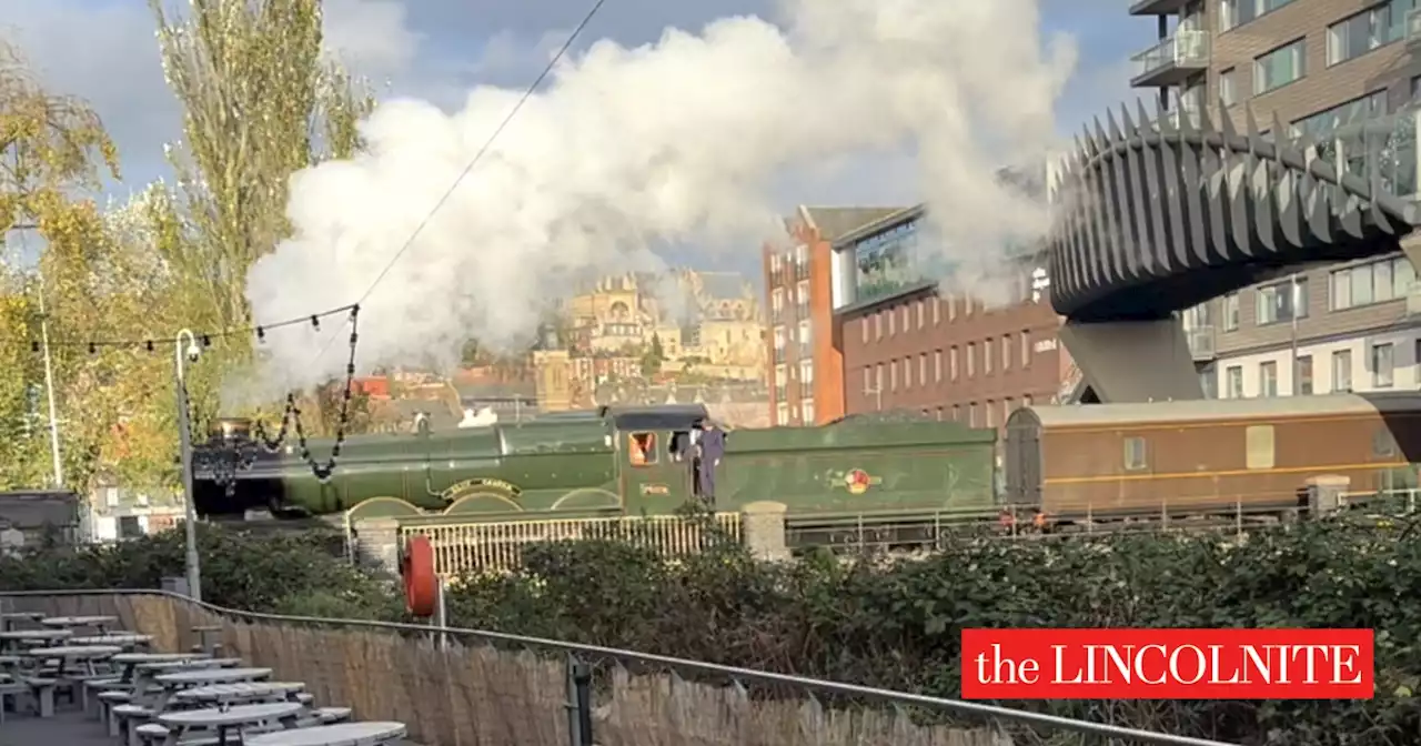 Flying Scotsman steams through Lincoln