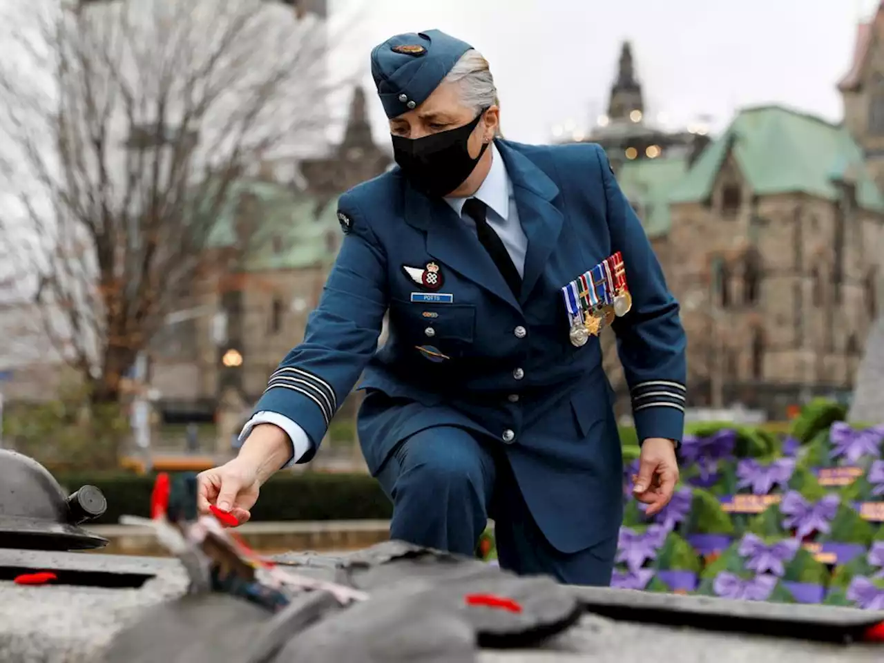 Veterans' parade returns to national Remembrance Day after two-year hiatus