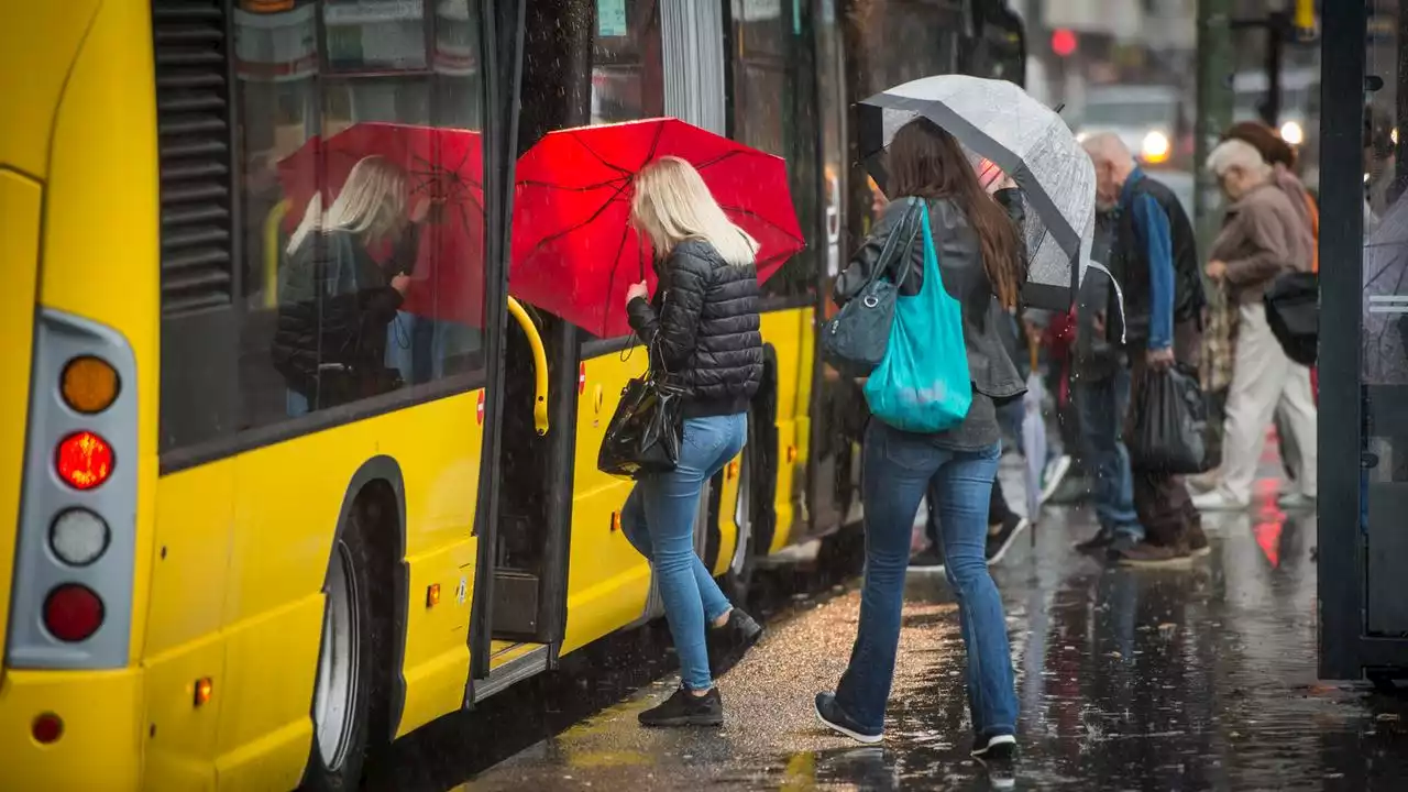 Befragung zu Kriminalität: Frauen fühlen sich oft unsicher