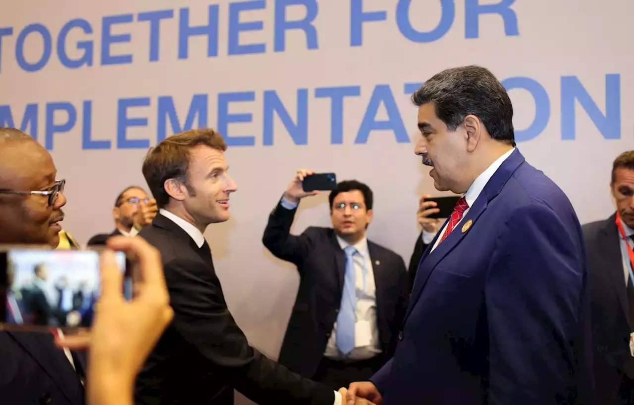 Emmanuel Macron rencontre brièvement Nicolas Maduro en marge de la COP27