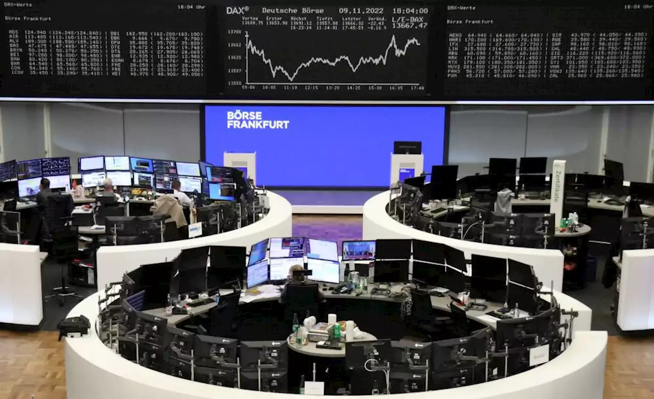 أسهم أوروبا تتراجع عن أعلى مستوى في شهرين
