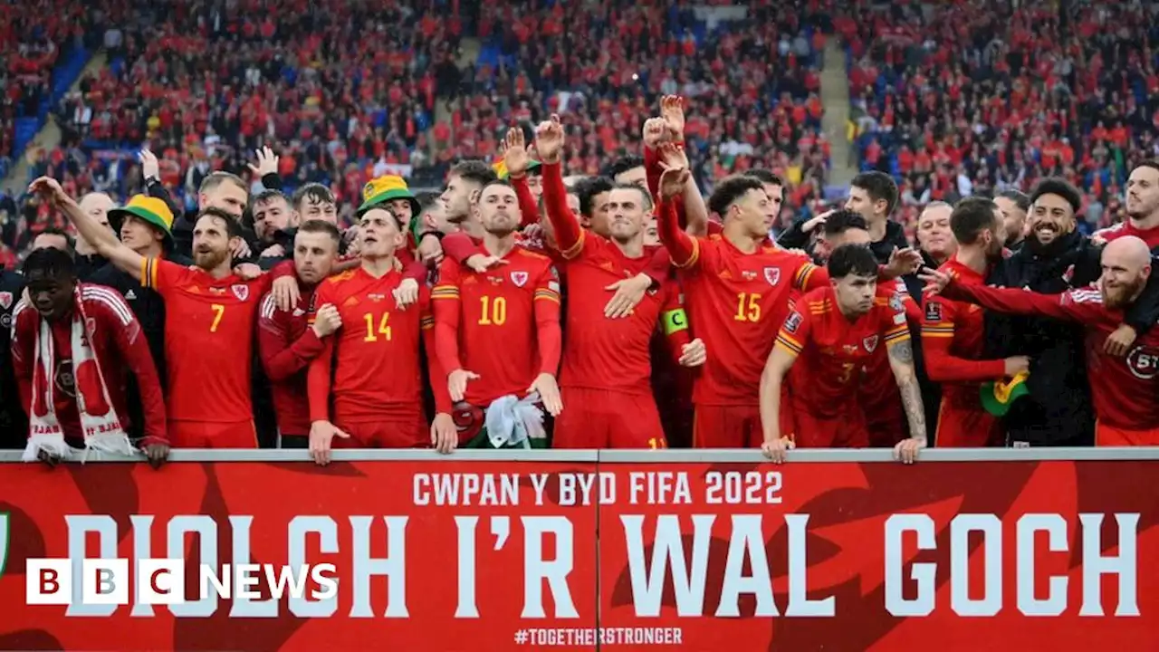 World Cup: Chris Bryant urges Mark Drakeford to stay away