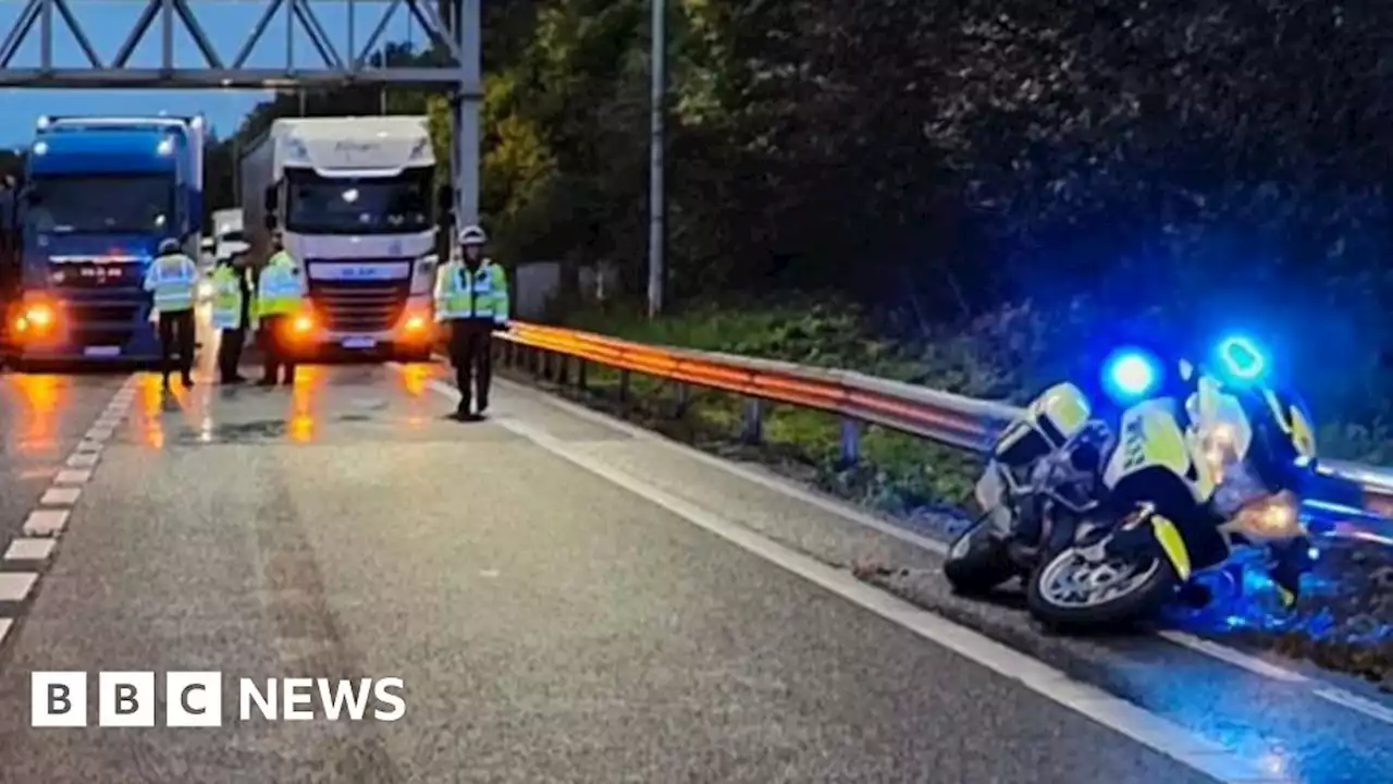 Just Stop Oil protests: Police officer hurt amid M25 disruption