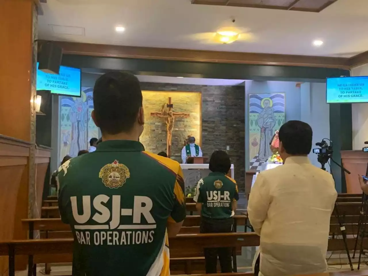 USJ-R School of Law offers Mass for Josenian barristers