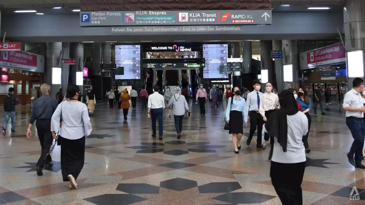 Unexplained glitch behind KL LRT disruption, affecting thousands of Klang Valley commuters