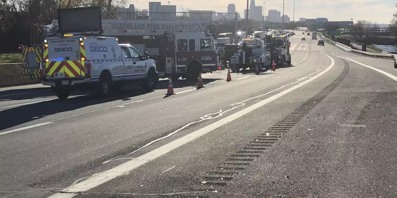 TRAFFIC ALERT: Truck accidents in Strongsville and Cleveland