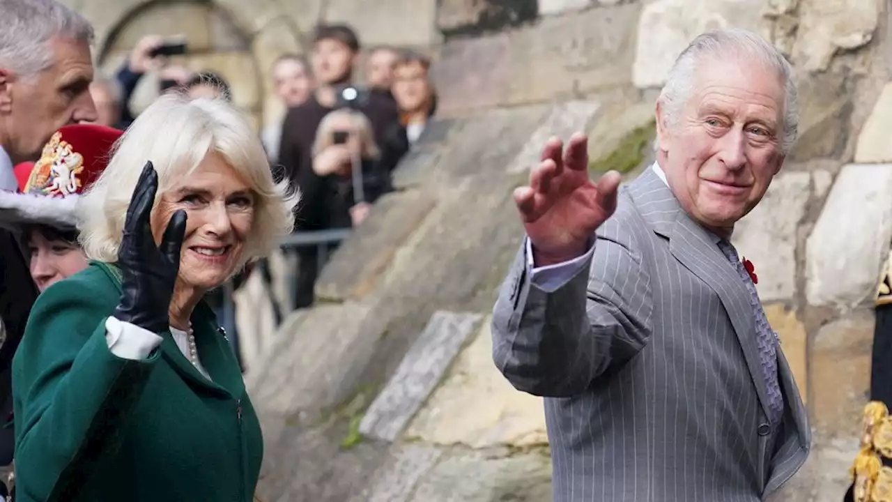 Charles III et Camilla agressés en pleine visite officielle, des images fuitent