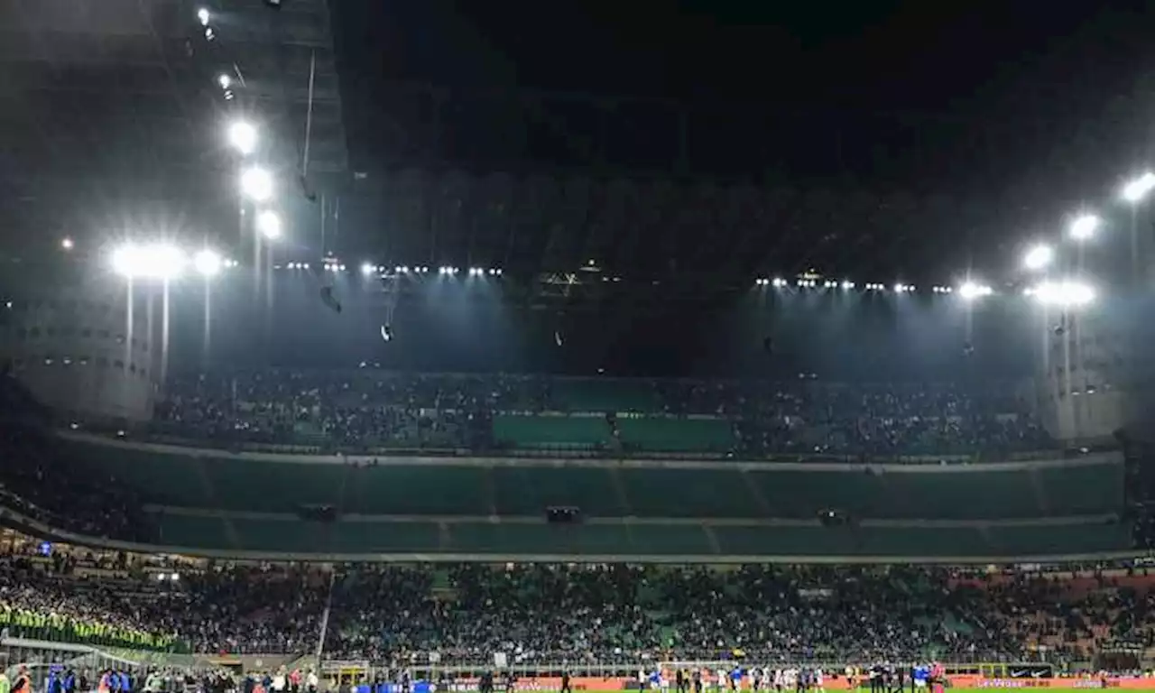 Inter, la Nord canta per Boiocchi: 'Vittorio uno di noi': fischi dal resto dello stadio