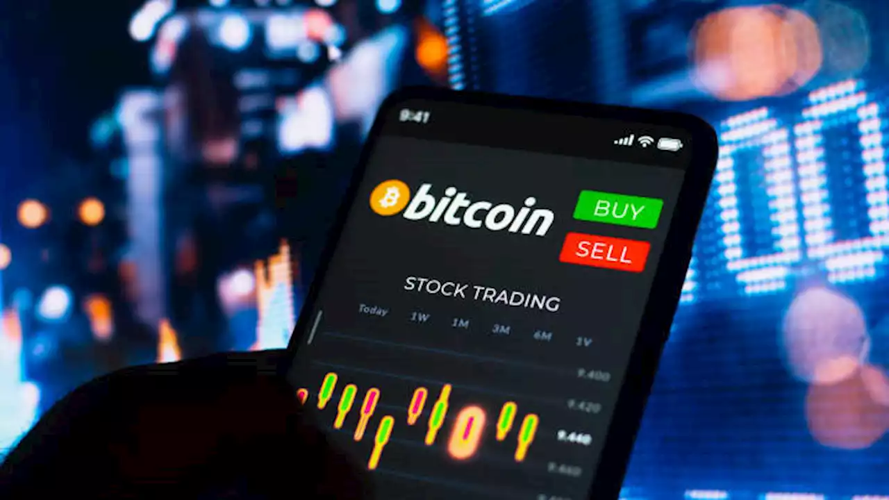 Cryptocurrencies pressured as investors digest FTX fallout; Solana loses another 20%