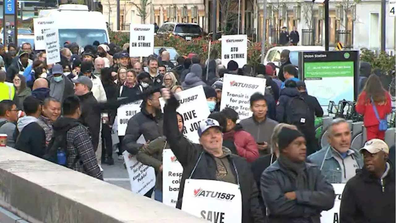 Talks with striking GO Transit workers moved up after union slams Metrolinx for delaying negotiations