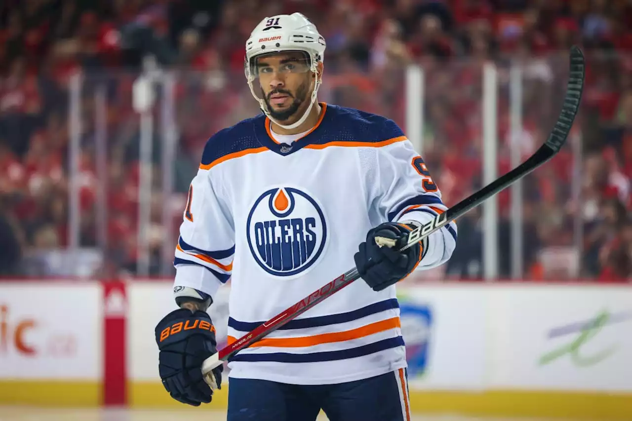 Edmonton Oilers' Evander Kane leaves game after accidental skate blade cut to wrist - Daily Faceoff