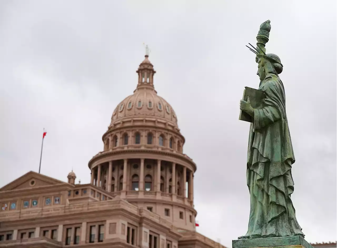 Republicans on track to retain majority in Texas Legislature, early results show