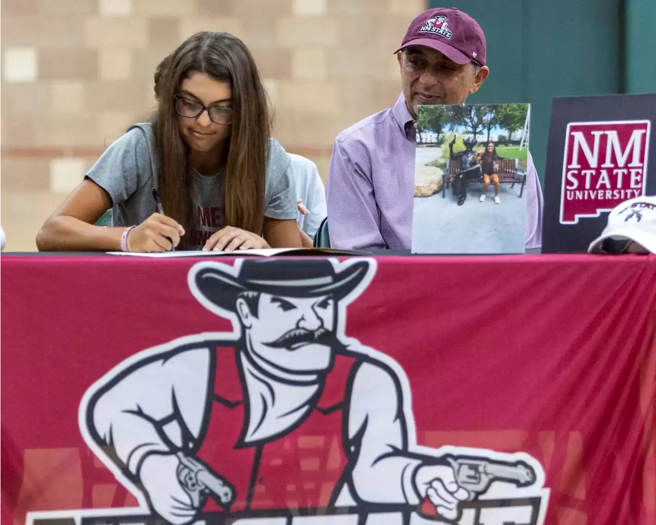 Signing Day 2022: These San Antonio high school athletes are signing to play collegiate sports