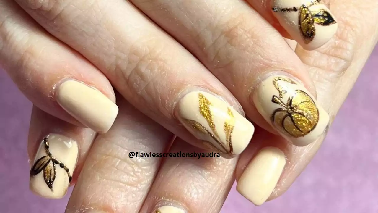 Recreate These Trending Thanksgiving Nail Designs | Fashionisers©