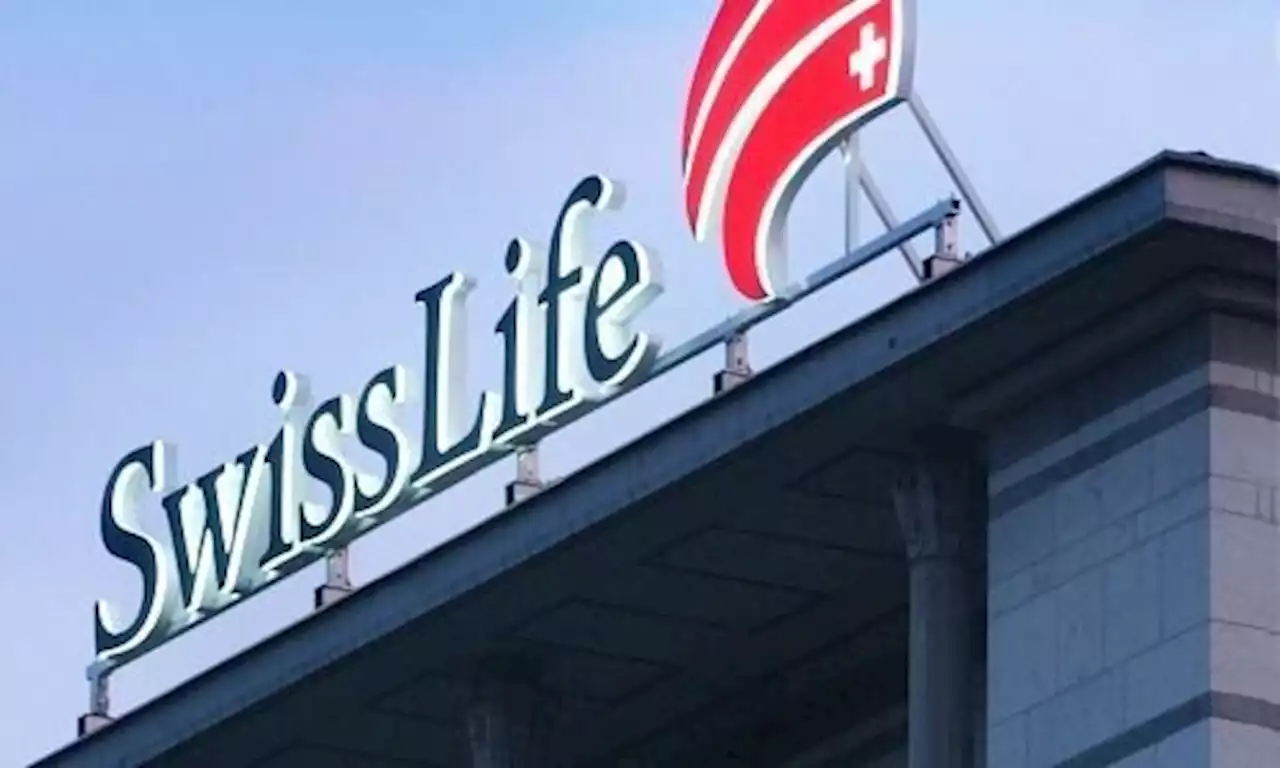 Swiss Life Expands Fee Income; Attracts New Money